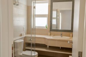 Exquisite 2 Bdr Apartment Waterside