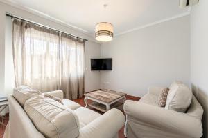 Molviedro, by Homing U