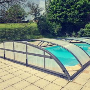 Maisons de vacances L'Armance - Magnifique Maison typique morvan avec piscine : photos des chambres