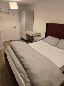 2 Bedrooms & 2 Bathrooms Luxury Apartment