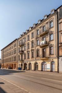 Kilińskiego Standard Apartment by BookingHost