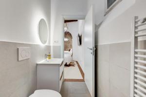 NEW WHITE Roman Apartment - 4 PAX RomeDreamHome
