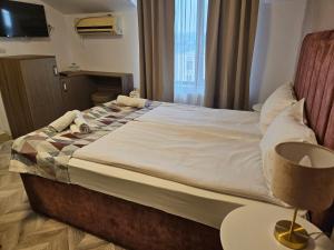 Double Room - No Balcony room in Priyateli