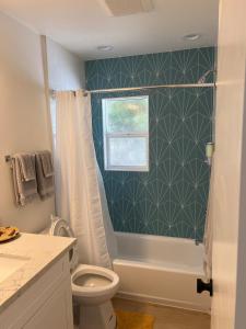 Private guest cottage