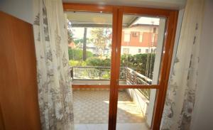 Nice flat for for 4 guests in a residence with common pool in LignanoRiviera