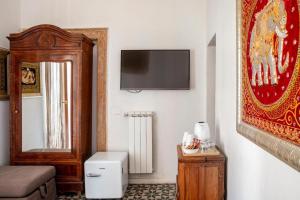 Bari LandLord