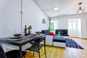 Beautiful and spacious flat in the center