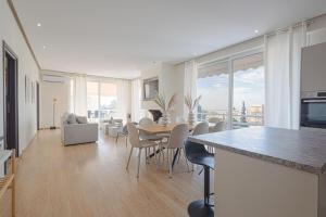 Luxurious 3-Bedroom Seaside Retreat Fully Renovated in 2025