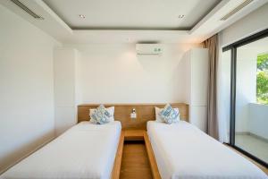 Biet thu ngoc trai bien