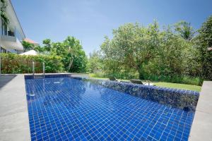 Biet thu ngoc trai bien