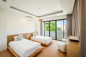 Biet thu ngoc trai bien