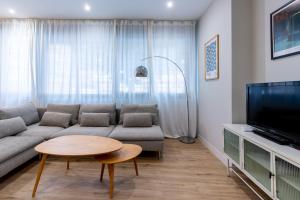 Squirrel Home in Triana!