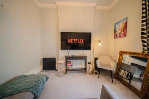 Chic flat near Buckingham Palace & Victoria Station