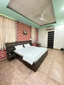 hotel mangalam palace - Gangāpur