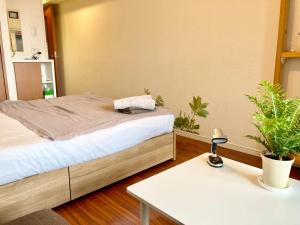 MIKOs Apartment, Iconic Shinjuku, Tokyo, 10th fl, Skyscraper View, Korean Town, 3min to Higashi-Shinjuku Sta