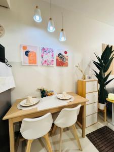 Aesthetic Unit Near PICC and MOA