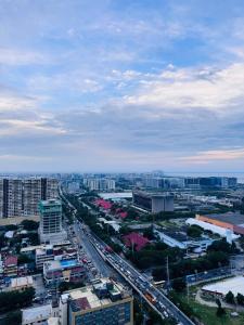 Aesthetic Unit Near PICC and MOA