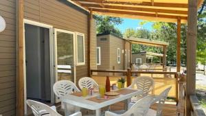 Campings Camping 3 etoiles - ccbaeih : photos des chambres
