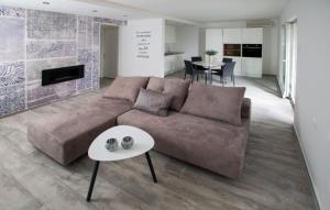 Villa Estate 2 by Villas Guide