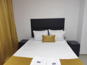 Aparta Hotel col se guros cali N