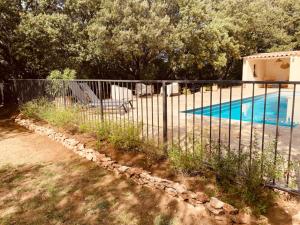Maisons de vacances Maset de caractere a Saint Siffret - Mas des Chenes - : photos des chambres