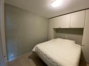 Apartment in Nieuwpoort with the beach