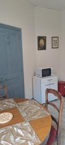 Appartements Appartement calme, lumineux, 4 personnes, parking : photos des chambres