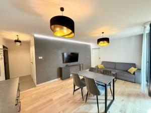 Vistula Avenue Apartment free Parking, Swimming Pool, Sauna & Gym