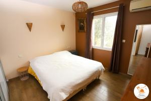 Saint Cyprien Jolie villa climatisee avec piscine et jardin