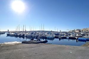 Henri Camille Real Estate- LE CAP - 2 bedrooms Apt sea view
