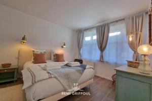 La Symphonie Elevator Honfleur City Center 2 Guests