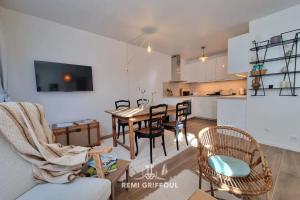 La Symphonie Elevator Honfleur City Center 2 Guests