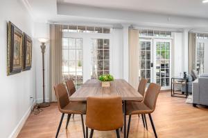 The Clubhouse Hideaway - The Greenview Den