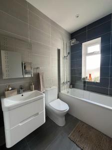 Eden Valley Lodge by Guestz