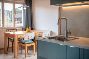 Pool Apartments Edith