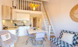 Apartbleuazur - Bel appartement rénové piscine & vue mer