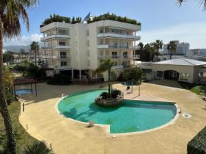 Bonito apartamento vista piscina AV-73