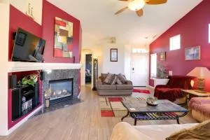 Quaint Cul-De-Sac Home - 14 Miles to Downtown Reno - Clark