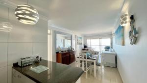 22 Bronze Beach - Stunning seaviews & beach access - 2BR Umhlanga