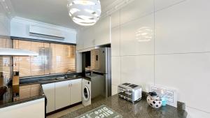 22 Bronze Beach - Stunning seaviews & beach access - 2BR Umhlanga