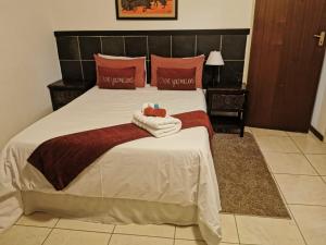 Charming Tshwane BB with Secure Entrance Central AC