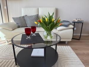 FeWo "Freiheit" - Panoramablick - großer Balkon, ganzjährig zu nutzen - schnelles WLAN - Parkplatz - 300 Meter zum Strand