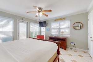 Seascape Condos: A SeaScape Paradise #1101