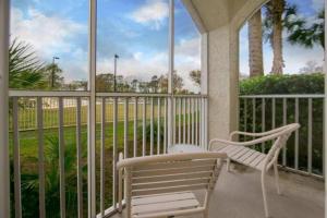 2 Minutes Walk to Ocean from this 1BD condo within resort with lots of amenities