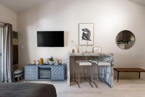 Quaint Prospector Lodge Studio #729