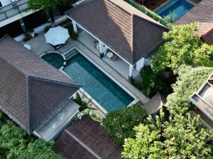 Phòng Deluxe Giường Đôi Có Ban Công (Deluxe Double Room with Balcony)