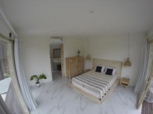 Trika Surfcamp Bali