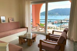 Villa Claudia - 1 minute walk to beach