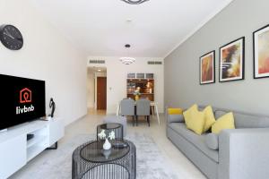Livbnb-Stylish 1BR with Marina Views Close to the Beach