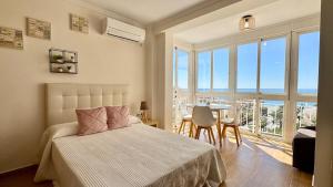 Estudio en Torrox, Piscina, Vistas al Mar & Diseño